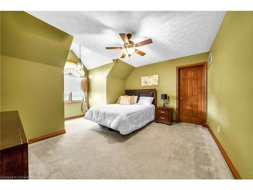 1040 Caistor Centre Road, West Lincoln, ON - Indoor Photo Showing Bedroom