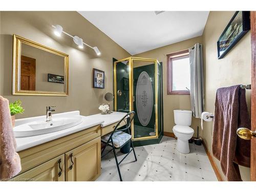 1040 Caistor Centre Road, West Lincoln, ON - Indoor Photo Showing Bathroom