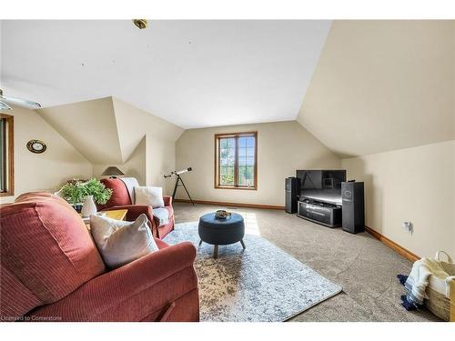 1040 Caistor Centre Road, West Lincoln, ON - Indoor Photo Showing Living Room