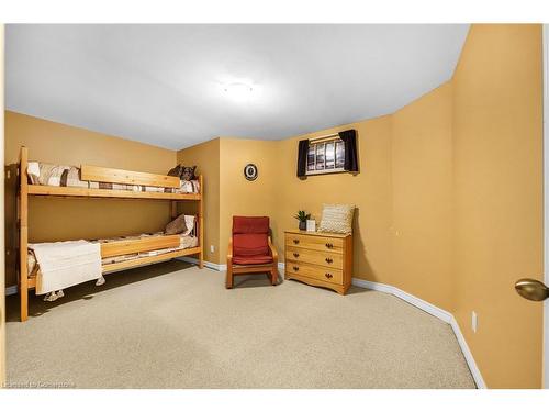 1040 Caistor Centre Road, West Lincoln, ON - Indoor Photo Showing Bedroom