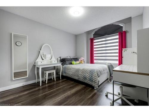 22 Selsdon Street, Brampton, ON - Indoor Photo Showing Bedroom