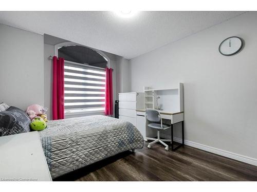 22 Selsdon Street, Brampton, ON - Indoor Photo Showing Bedroom