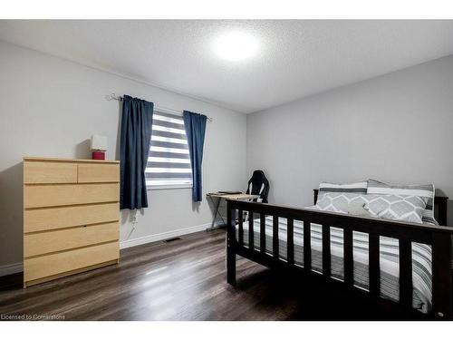 22 Selsdon Street, Brampton, ON - Indoor Photo Showing Bedroom