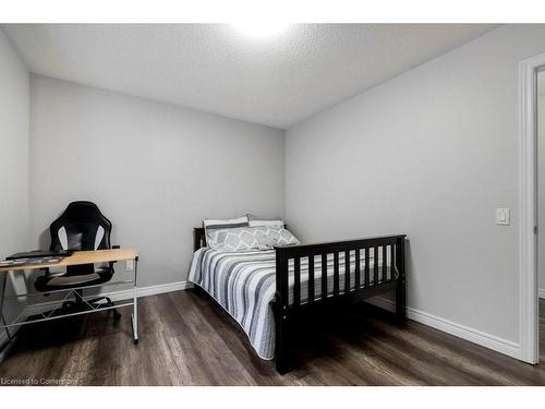 22 Selsdon Street, Brampton, ON - Indoor Photo Showing Bedroom