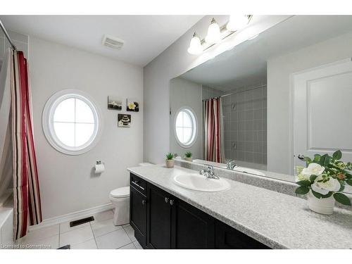 22 Selsdon Street, Brampton, ON - Indoor Photo Showing Bathroom