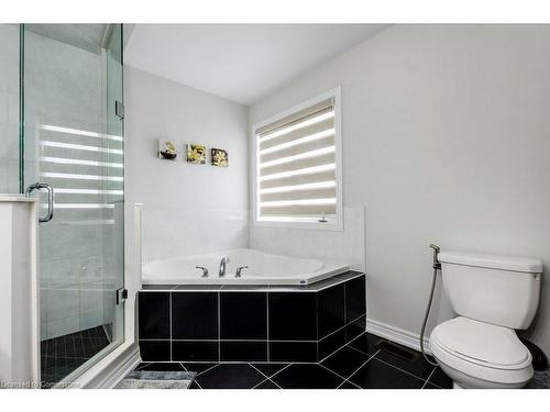 22 Selsdon Street, Brampton, ON - Indoor Photo Showing Bathroom