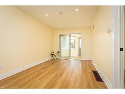 48 East 18Th Street, Hamilton, ON - Indoor Photo Showing Other Room