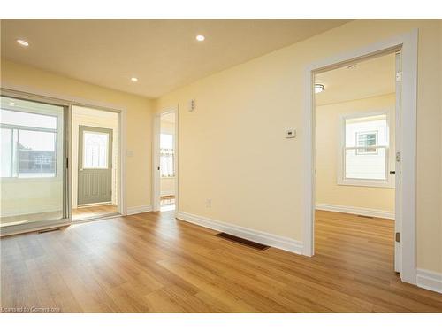 48 East 18Th Street, Hamilton, ON - Indoor Photo Showing Other Room