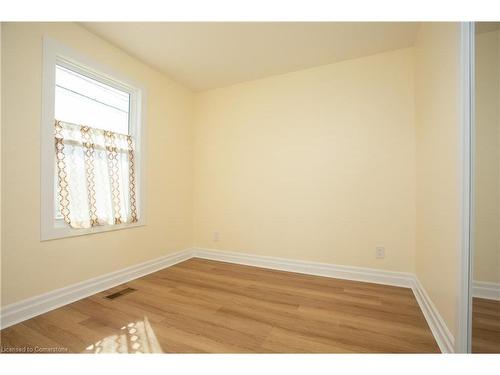 48 East 18Th Street, Hamilton, ON - Indoor Photo Showing Other Room