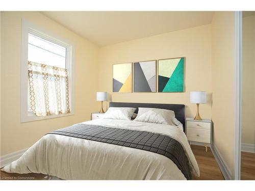 48 East 18Th Street, Hamilton, ON - Indoor Photo Showing Bedroom