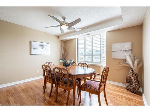 507-8 Village Green Boulevard, Stoney Creek, ON - Indoor Photo Showing Dining Room