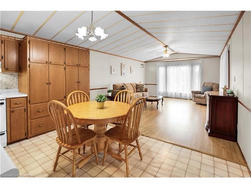 184-3033 Townline Road, Stevensville, ON - Indoor Photo Showing Dining Room