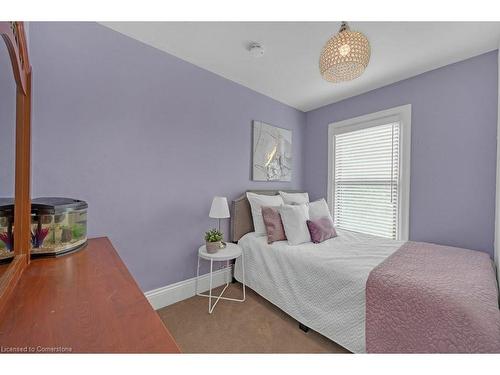 226 Balsam Avenue S, Hamilton, ON - Indoor Photo Showing Bedroom