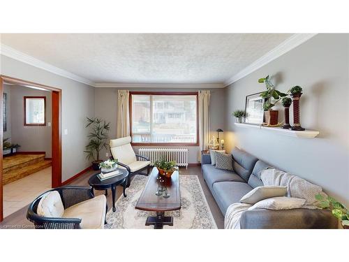 380 Fares Street, Port Colborne, ON - Indoor Photo Showing Living Room