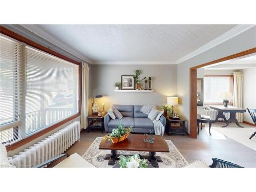 380 Fares Street, Port Colborne, ON - Indoor Photo Showing Living Room