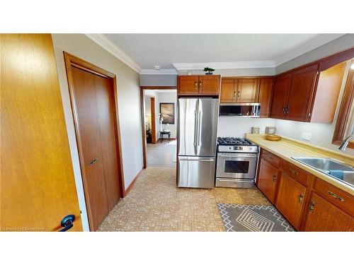 380 Fares Street, Port Colborne, ON - Indoor Photo Showing Kitchen