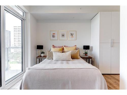 708-500 Brock Avenue, Burlington, ON - Indoor Photo Showing Bedroom