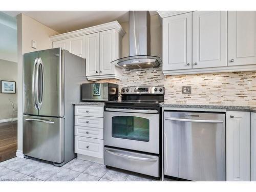 2911 Darien Road, Burlington, ON - Indoor Photo Showing Kitchen With Upgraded Kitchen