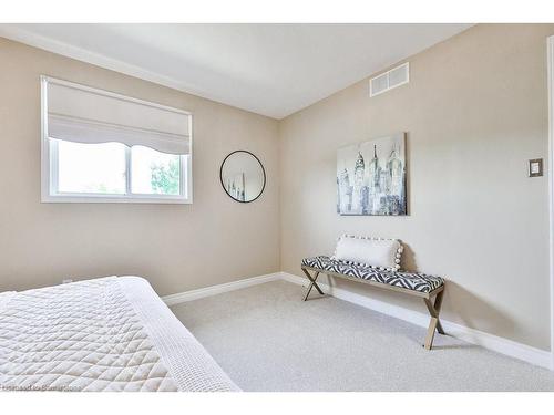 2911 Darien Road, Burlington, ON - Indoor Photo Showing Bedroom