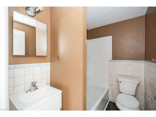 40 Facer Street, St. Catharines, ON - Indoor Photo Showing Bathroom