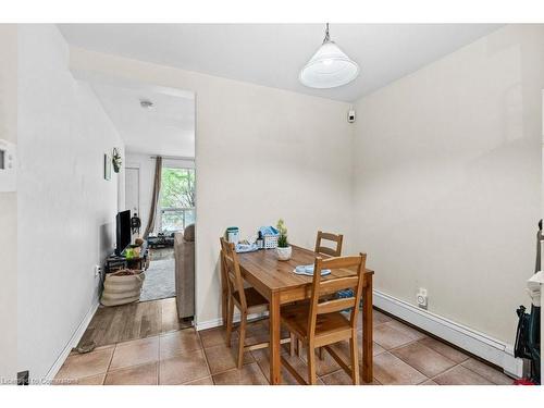 40 Facer Street, St. Catharines, ON - Indoor Photo Showing Dining Room