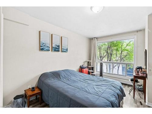 40 Facer Street, St. Catharines, ON - Indoor Photo Showing Bedroom