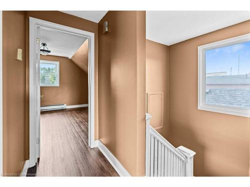 40 Facer Street, St. Catharines, ON - Indoor Photo Showing Other Room