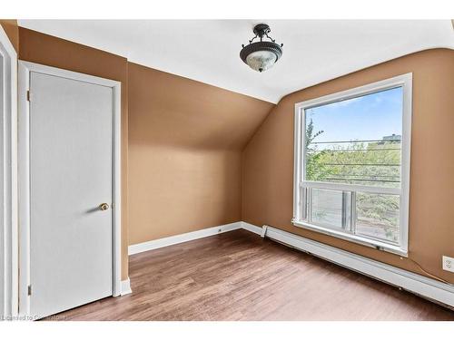 40 Facer Street, St. Catharines, ON - Indoor Photo Showing Other Room