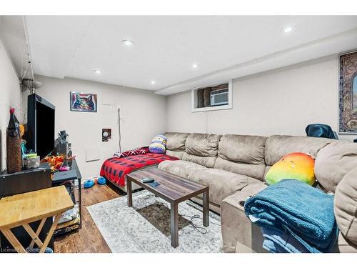 40 Facer Street, St. Catharines, ON - Indoor Photo Showing Basement