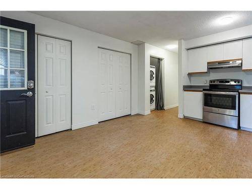 48 Guise Street E, Hamilton, ON - Indoor Photo Showing Kitchen