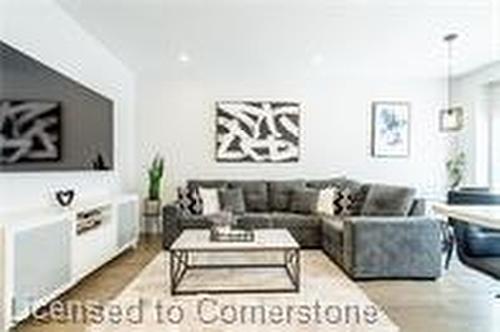 26 Foothills Lane, Stoney Creek, ON - Indoor Photo Showing Living Room