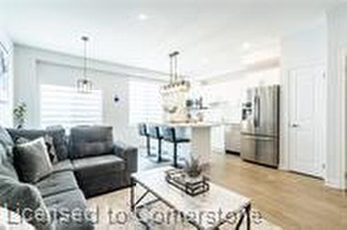 26 Foothills Lane, Stoney Creek, ON - Indoor Photo Showing Living Room