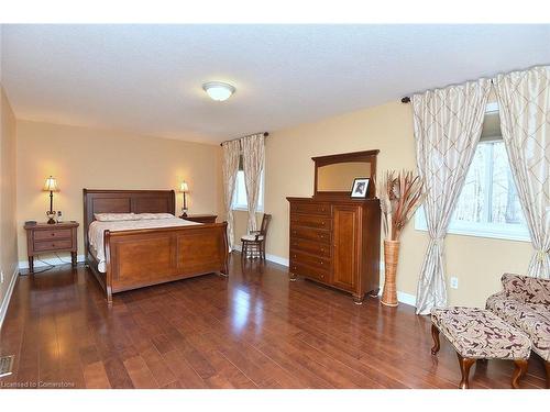 59 Holimont Court, Hamilton, ON - Indoor Photo Showing Bedroom