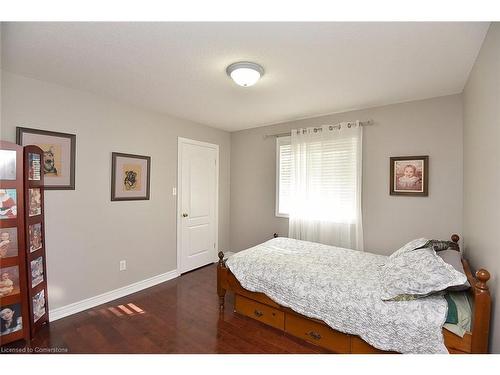 59 Holimont Court, Hamilton, ON - Indoor Photo Showing Bedroom