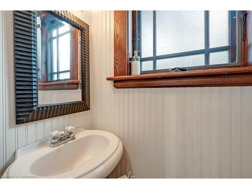 389 Torrance Street, Burlington, ON - Indoor Photo Showing Bathroom