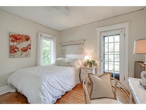 389 Torrance Street, Burlington, ON - Indoor Photo Showing Bedroom