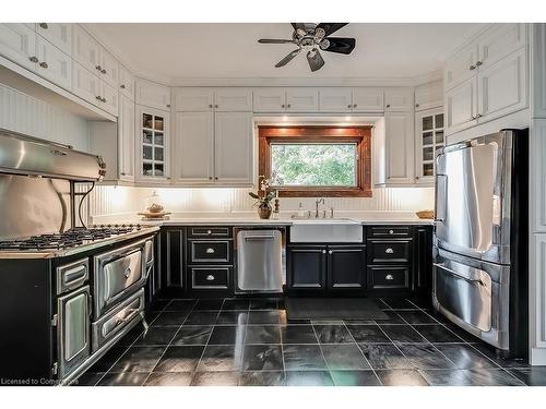 389 Torrance Street, Burlington, ON - Indoor Photo Showing Kitchen With Upgraded Kitchen