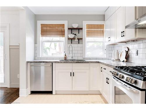 248 Province Street S, Hamilton, ON - Indoor Photo Showing Kitchen With Upgraded Kitchen