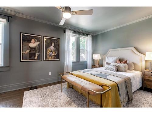 248 Province Street S, Hamilton, ON - Indoor Photo Showing Bedroom