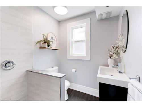 248 Province Street S, Hamilton, ON - Indoor Photo Showing Bathroom