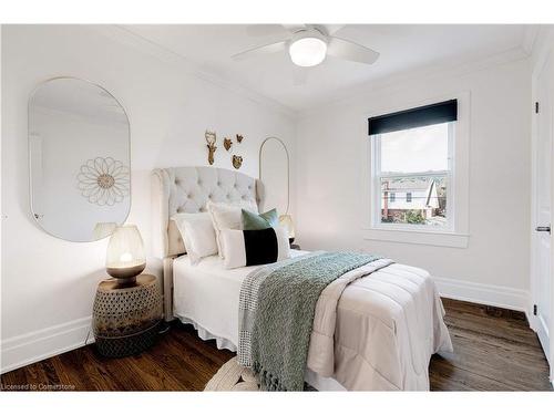 248 Province Street S, Hamilton, ON - Indoor Photo Showing Bedroom