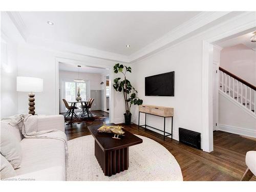 248 Province Street S, Hamilton, ON - Indoor Photo Showing Living Room