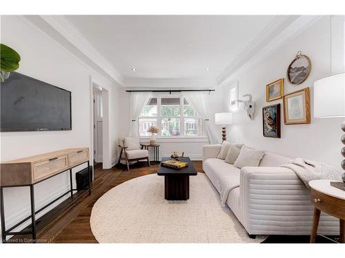 248 Province Street S, Hamilton, ON - Indoor Photo Showing Living Room