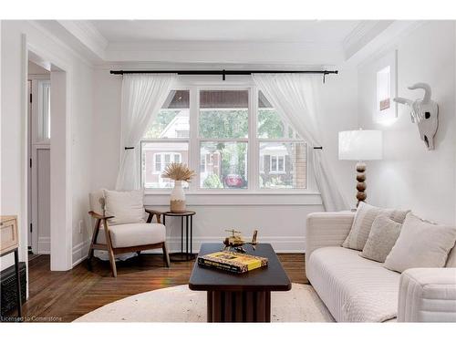 248 Province Street S, Hamilton, ON - Indoor Photo Showing Living Room