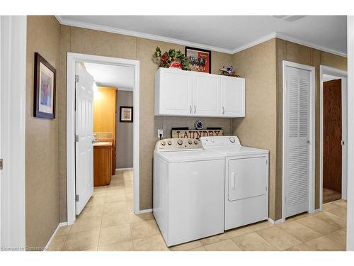 136-3033 Townline Road, Stevensville, ON - Indoor Photo Showing Laundry Room