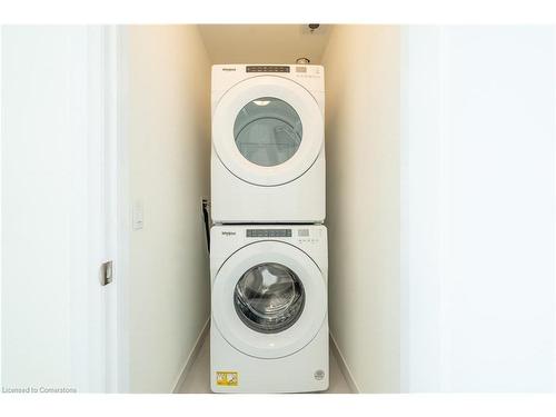 547-16 Concord Place, Grimsby, ON - Indoor Photo Showing Laundry Room