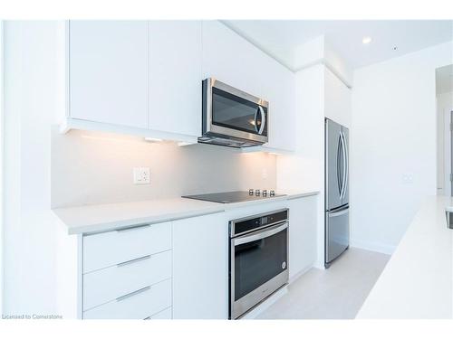 547-16 Concord Place, Grimsby, ON - Indoor Photo Showing Kitchen With Stainless Steel Kitchen