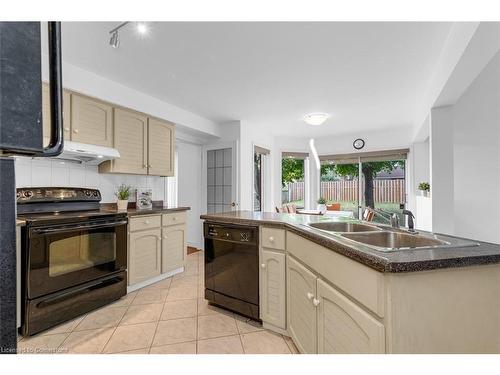 600 Upper Horning Road, Hamilton, ON - Indoor Photo Showing Kitchen With Double Sink