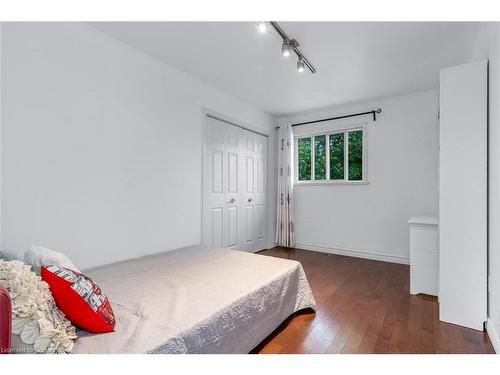 600 Upper Horning Road, Hamilton, ON - Indoor Photo Showing Bedroom