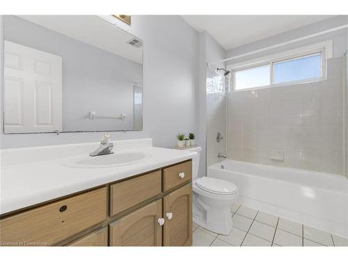 600 Upper Horning Road, Hamilton, ON - Indoor Photo Showing Bathroom